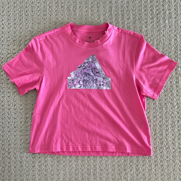 NWT Adidas Pink Graphic Logo T-Shirt - Picture 1 of 7